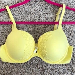 Victoria’s Secret Body by Victoria bra